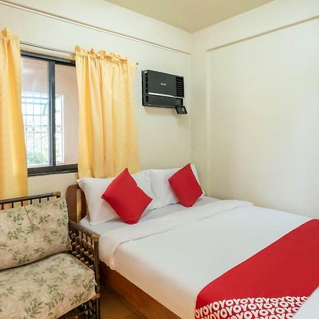 Conrado'S Apartelle Paranaque City Екстер'єр фото
