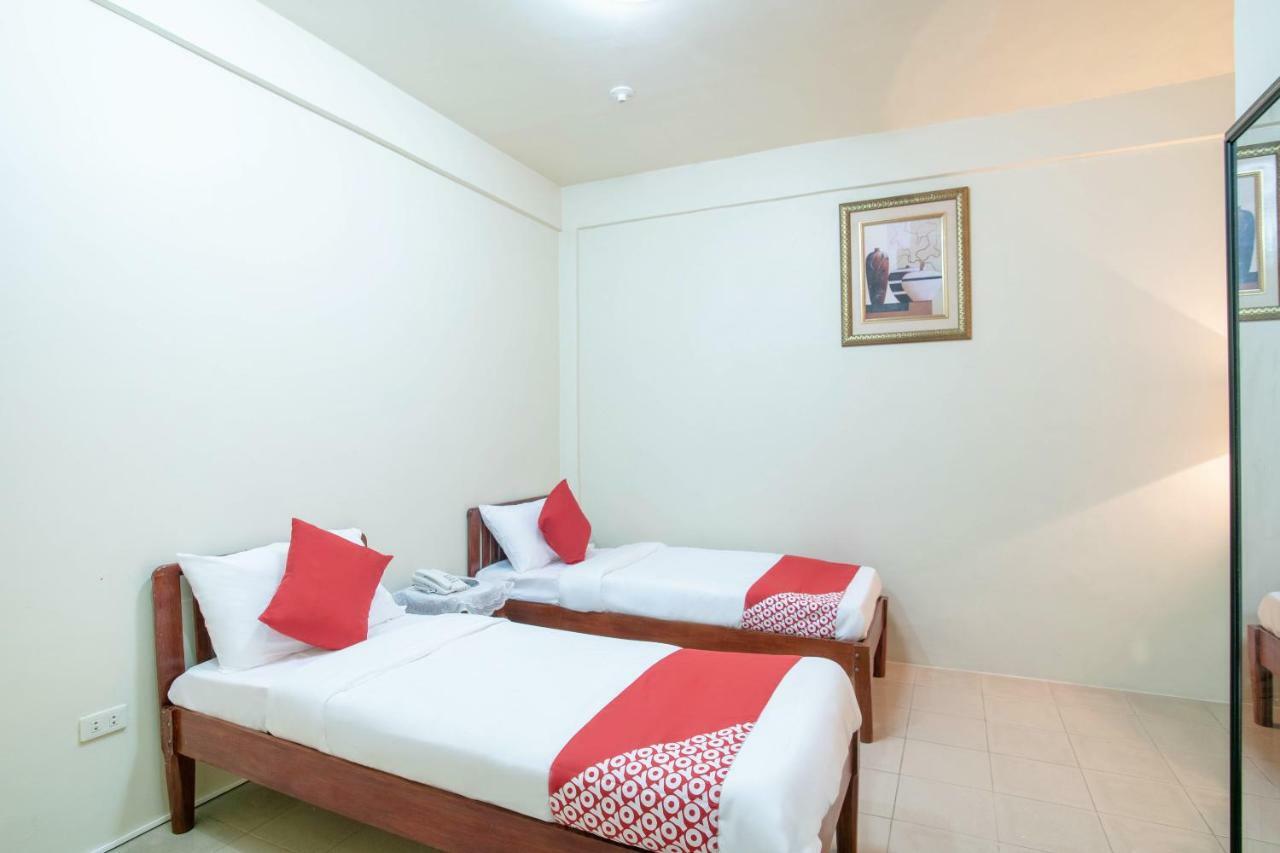 Conrado'S Apartelle Paranaque City Екстер'єр фото