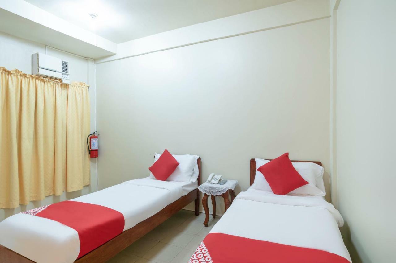 Conrado'S Apartelle Paranaque City Екстер'єр фото